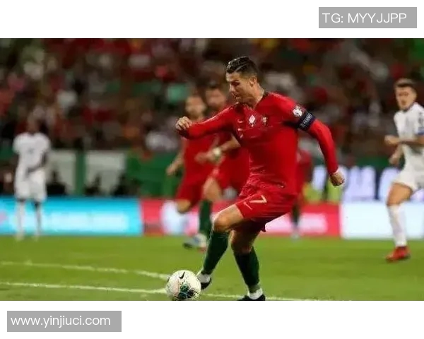 追寻足球巨星C罗的精神力量与奋斗历程探讨